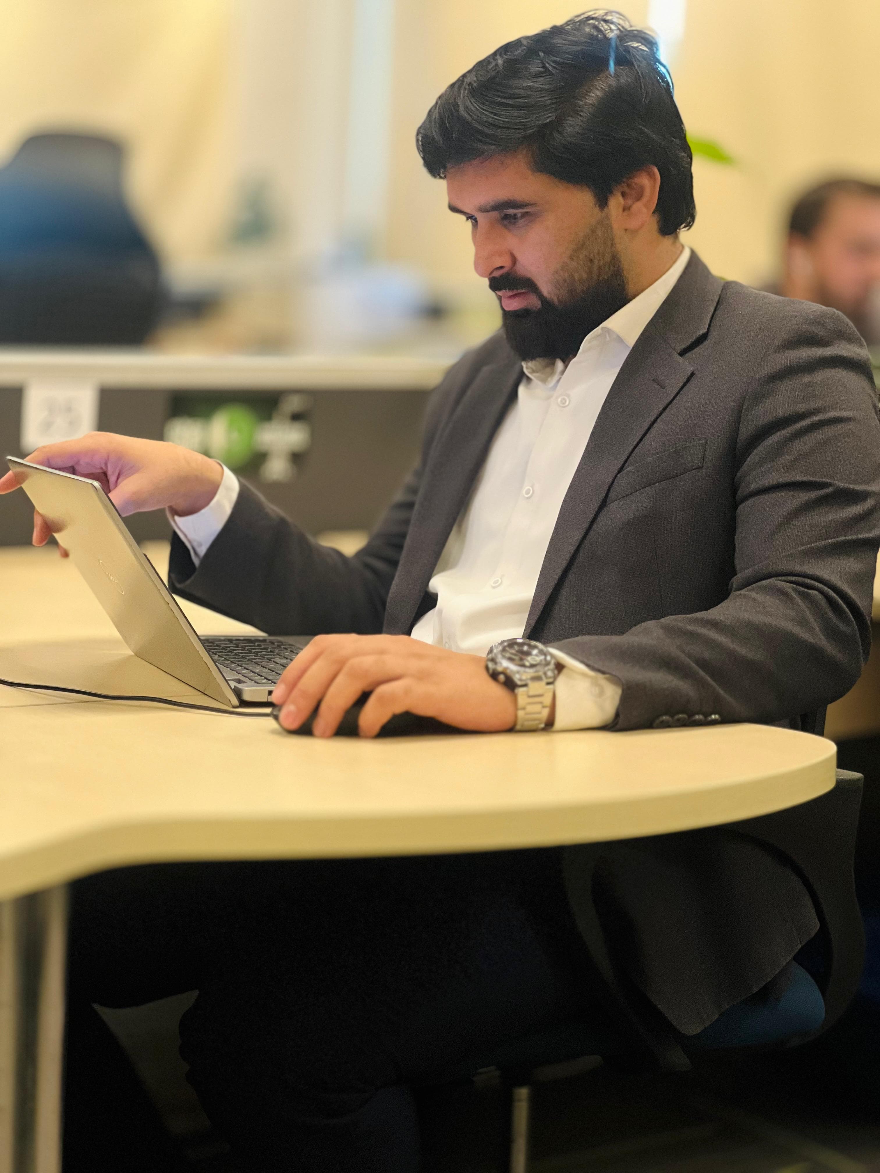 Sajjad Iqbal — Senior Database Administrator & Cloud Solutions Architect